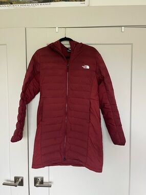 The North Face Women's Hooded Long Puffer Coat - Burgundy